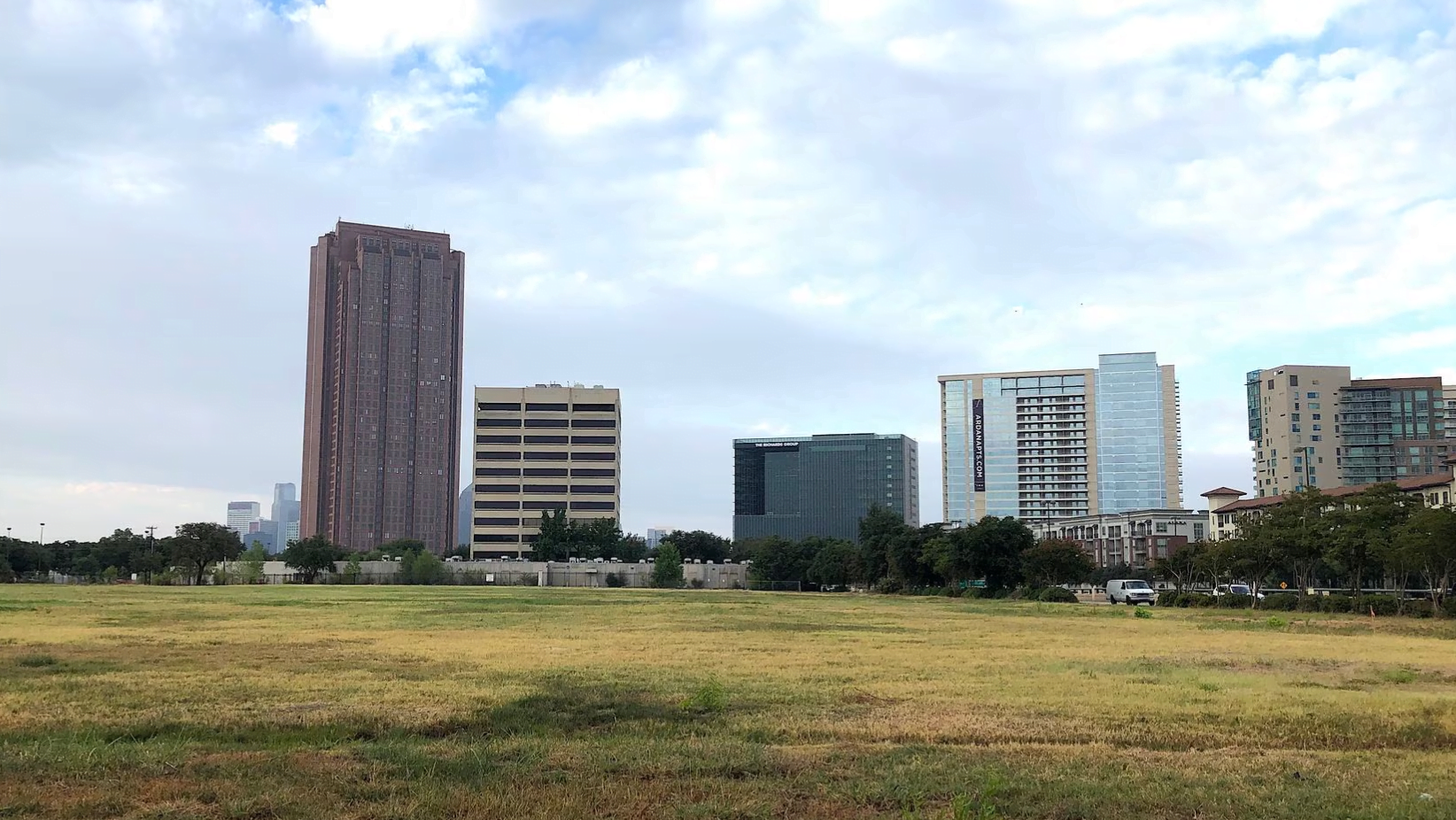 High-profile block north of downtown Dallas sells for huge high-rise project